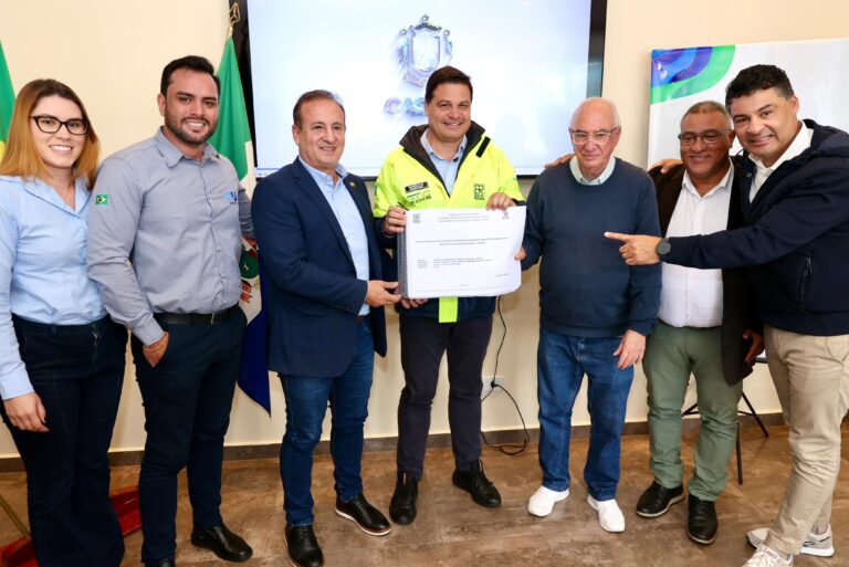 Prefeitura de Castro entrega ao Estado projeto para asfaltar estrada do Socavão