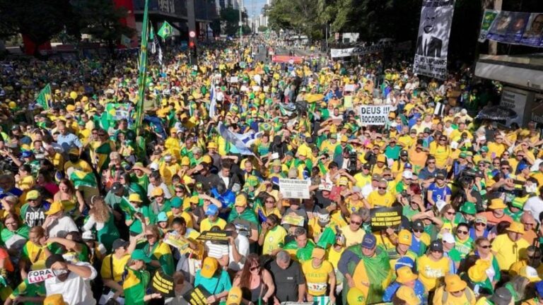 VÍDEO: Manifestação de Bolsonaro e Malafaia reúne 12 mil na Paulista, bem abaixo de atos anteriores