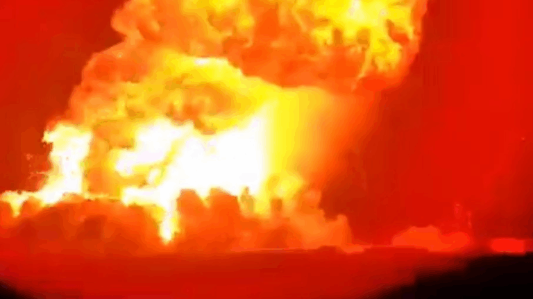 Foguete da SpaceX explode durante abastecimento e coloca em risco missões para Lua e Marte