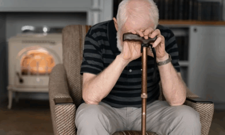 FRAUDE DO INSS: reembolso a idosos começa dia 24; saiba como aderir