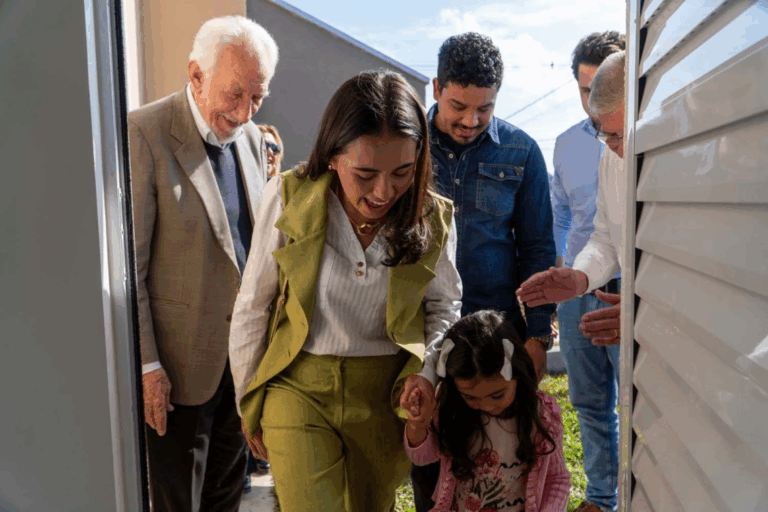 Estado investe quase R$ 1 milhão para ajudar 46 famílias de Irati a comprarem a casa própria