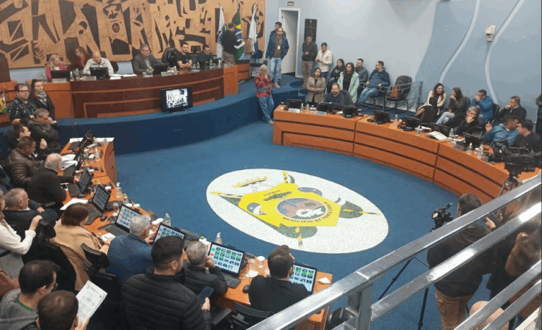 Vereadores aprovam aumento do IPTU em Ponta Grossa: Saiba como votou o seu representante