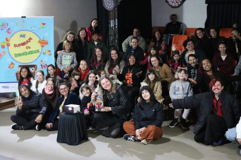 Estreia de “Ai! Sumiram os Brinquedos!” encanta público em Ponta Grossa