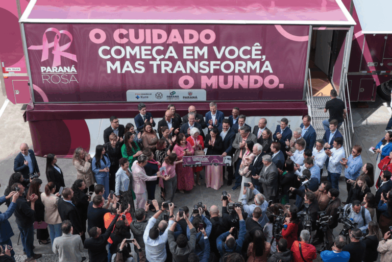 Paraná lança a mais completa unidade móvel de saúde da mulher do Brasil