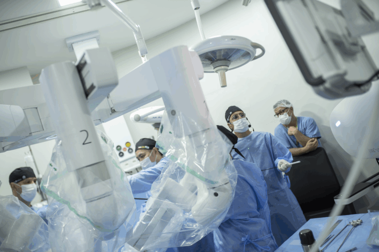 Paraná é palco da telecirurgia de maior distância do mundo