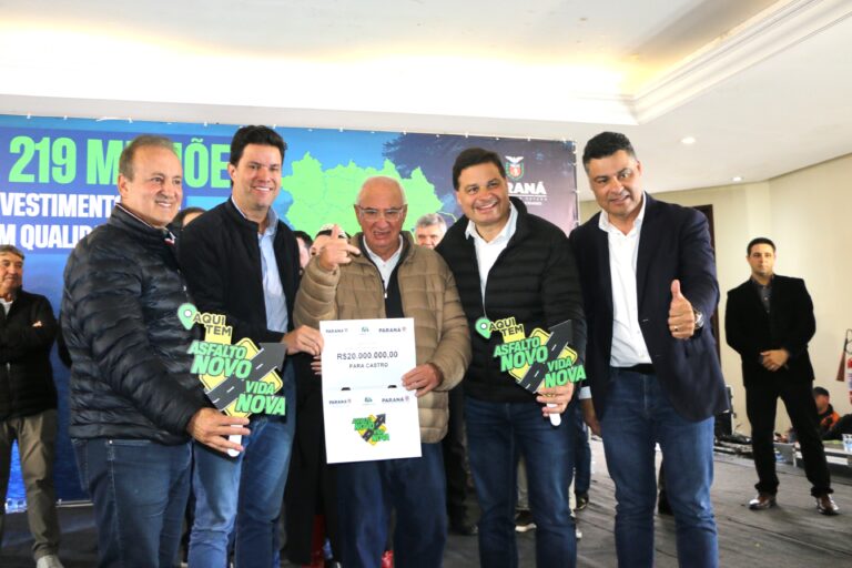 Castro recebe R$ 20 milhões do Estado para obras de pavimentação