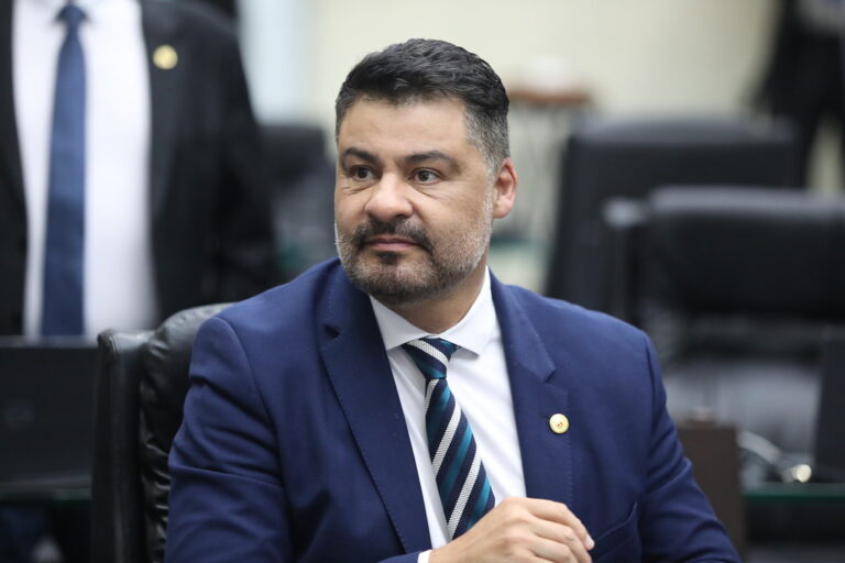 Rangel apresenta projeto para incentivar doação de sangue e promoção da saúde no Paraná