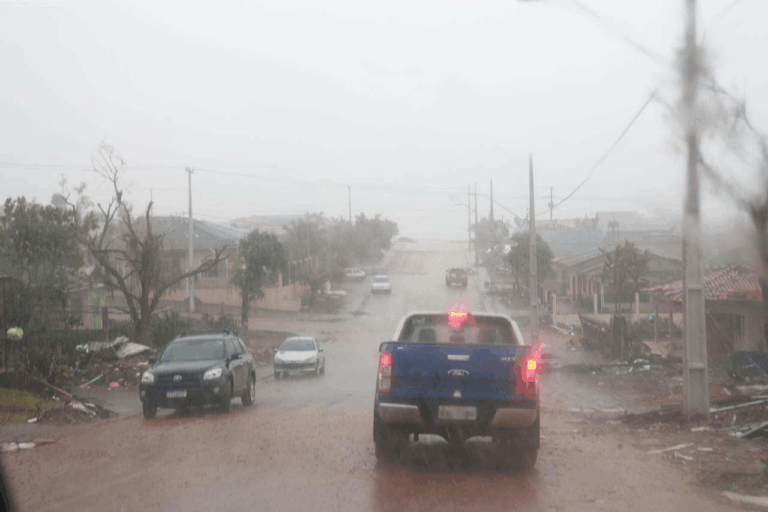 Fim de semana pode ter temporais no Paraná, aponta Simepar