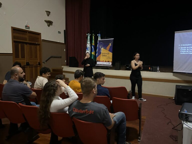 Projeto Cultural de PG disponibiliza livro didático gratuito