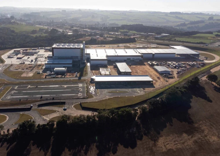 Fábrica de Garrafas da Ambev é inaugurada em Carambeí com investimento de R$ 1 bilhão