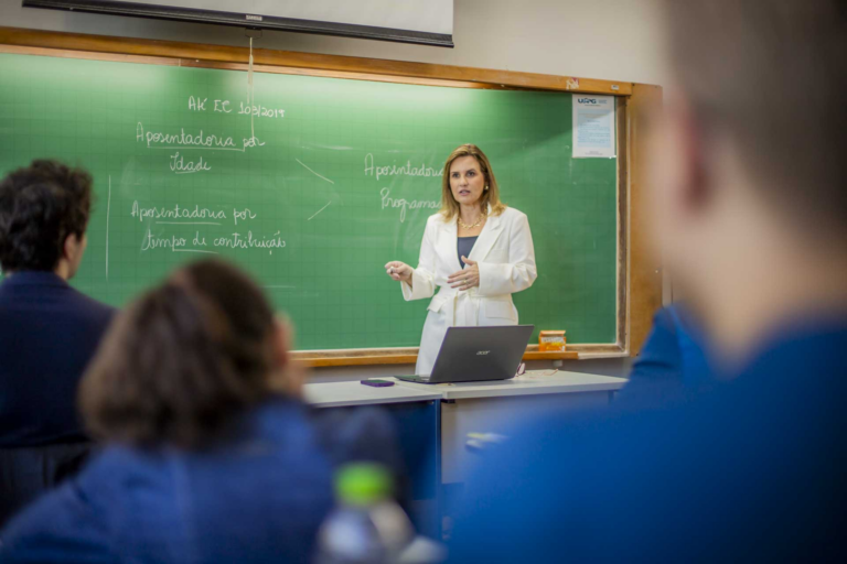 UEPG abre concurso público para contratação de professores
