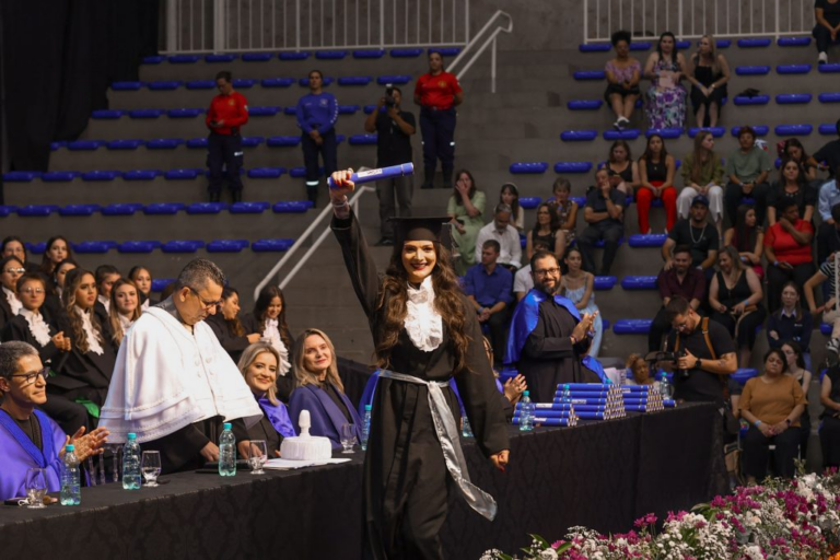 UEPG disponibiliza fotos das formaturas institucionais de 2025