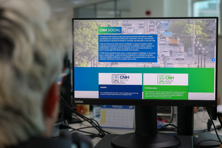 Detran-PR alerta sobre golpe com uso do programa CNH Social