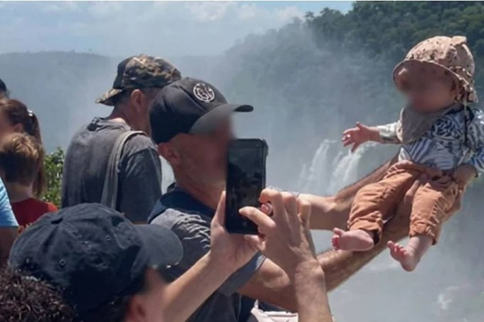 Turista coloca em risco a vida de bebê nas Cataratas do Iguaçu
