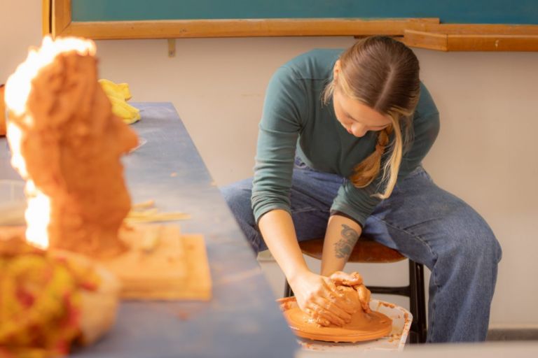 Cursos da UEPG para a comunidade iniciam na próxima segunda (02), inscrições estão abertas