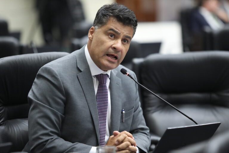 Rangel quer ampliar o alcance do Teste do Pezinho no Paraná