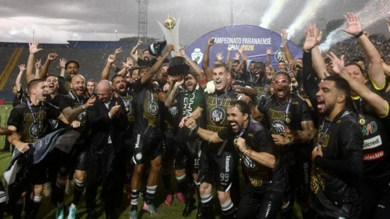 HISTÓRICO: Operário divulga foto oficial do tricampeonato Paranaense