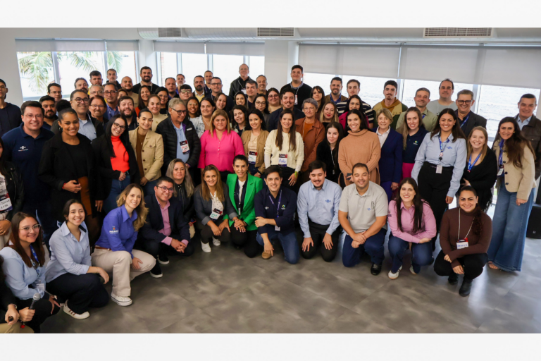 Fomento Paraná e Sebrae/PR concluem ciclo de encontros regionais de agentes de crédito