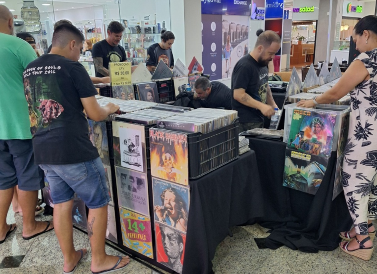 Feira de Vinil reúne expositores do PR e SC em Maio no novo Shopping Plaza Campos Gerais em Ponta Grossa