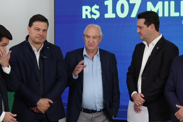Castro garante R$ 107 milhões em investimentos do Governo do Estado