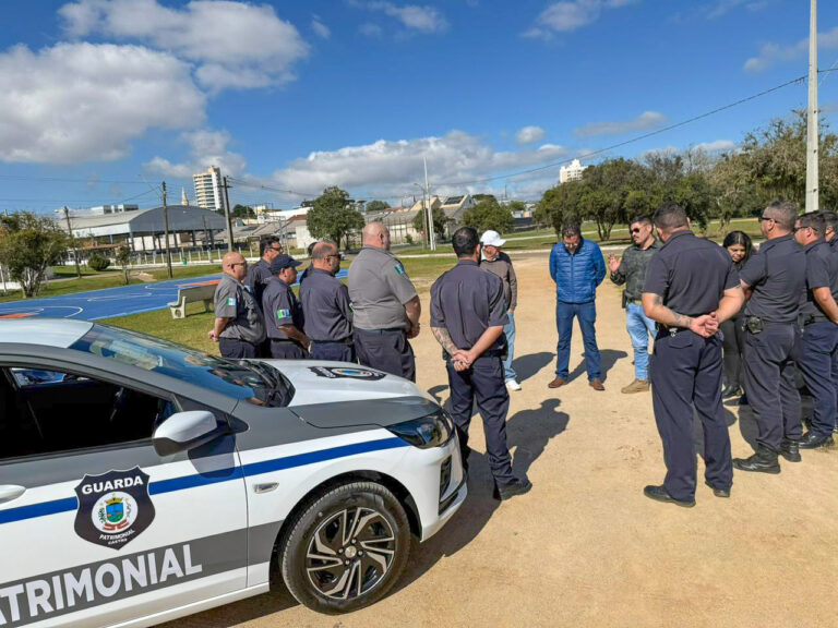 Prefeitura de Castro entrega três novos veículos para reforçar a Guarda Patrimonial e Municipal