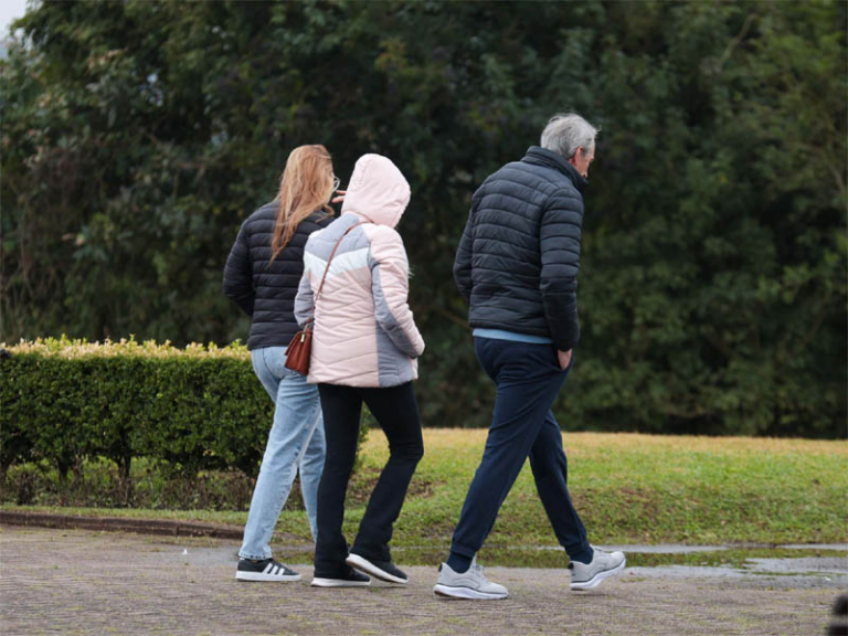 Última semana de outono terá amanhecer gelado e tardes mais quentes no Paraná