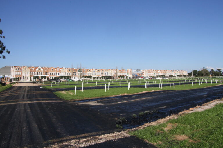 Prefeitura e Castrolanda entregam novo estacionamento para reforçar estrutura do Agroleite 2026