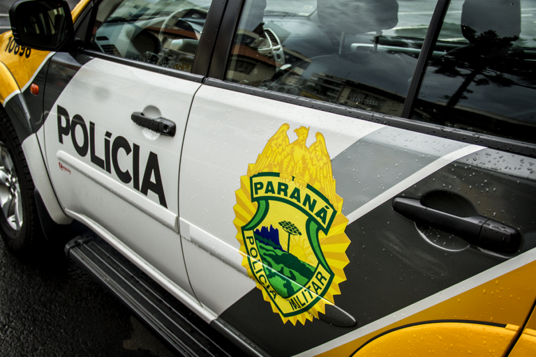 Tentativa de invasão em colégio termina com prisões e policial ferido em Ponta Grossa