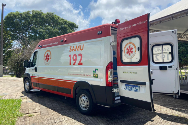 Bebê é socorrido após bater a cabeça em queda de andador em Ponta Grossa
