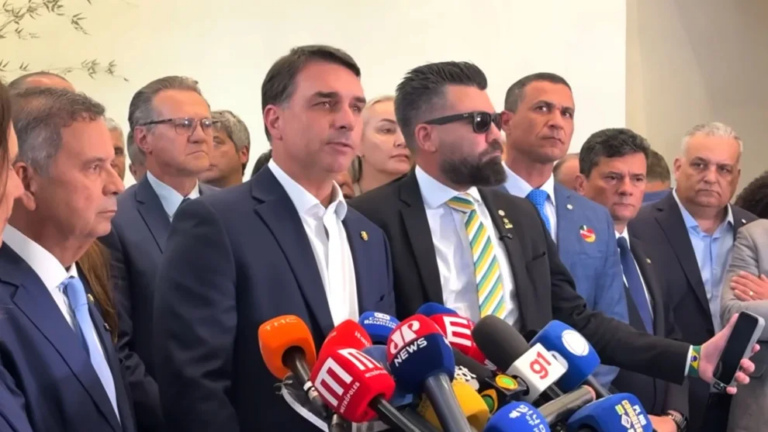 Flávio Bolsonaro libera bancada do PL no Paraná e evita impor apoio a Sergio Moro