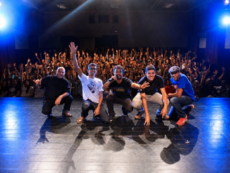 Projeto abre caminho para novos talentos do stand-up comedy; saiba como participar