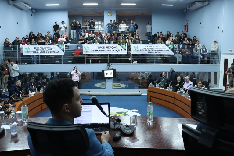 Diretoras vão à Câmara e expõem crise nas escolas municipais de PG