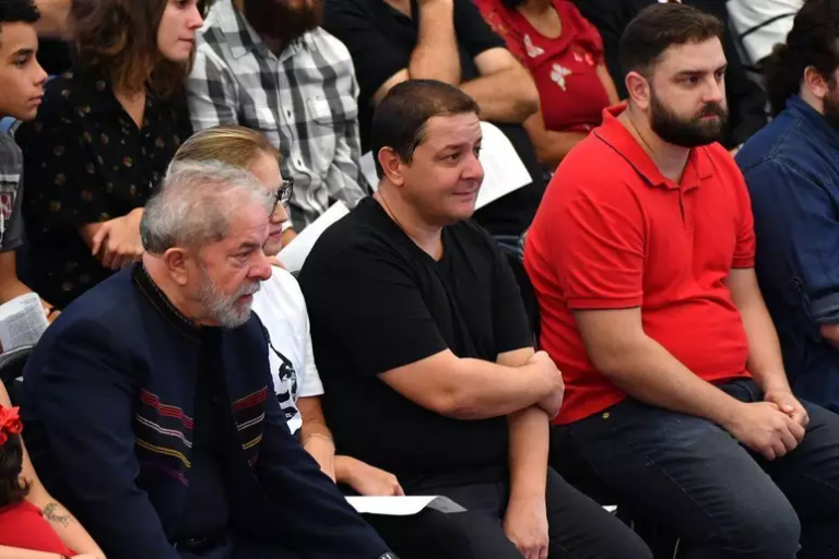 Lulinha investigado por tráfico de influência e corrupção
