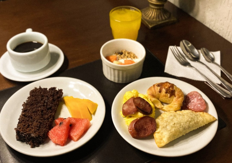 Planalto Select Hotel prepara café da manhã especial para o Dia dos Pais