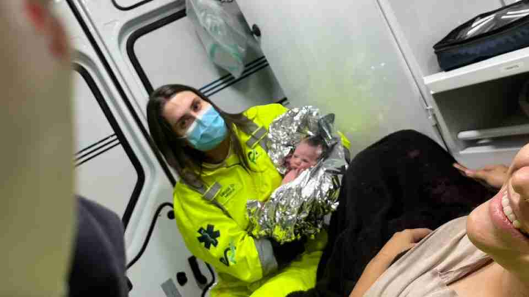 Bebê nasce dentro de ambulância a caminho de Hospital Universitário
