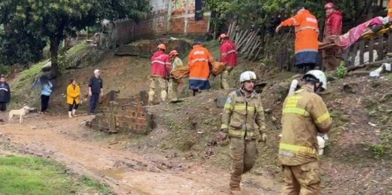Deslizamento em Ponta Grossa deixa três mortos, incluindo uma criança