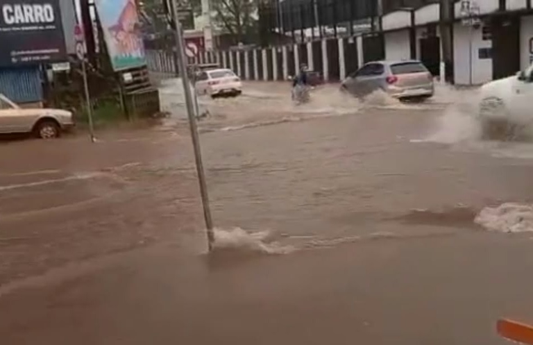 VÍDEO: Temporal provoca alagamentos e queda de granizo em Ponta Grossa