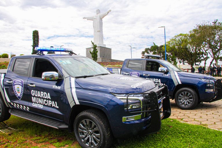 Guarda Municipal de Castro recebe novas caminhonetes e conclui renovação da frota