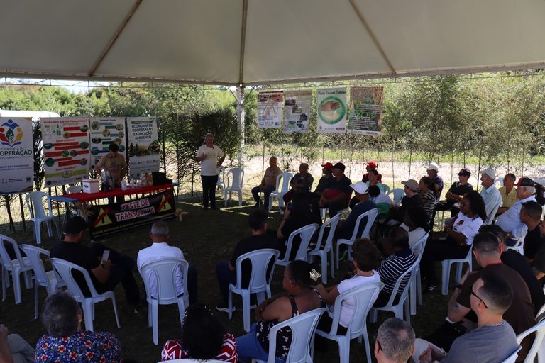 Oficina em Palmeira orienta agricultores sobre conservação de sementes crioulas