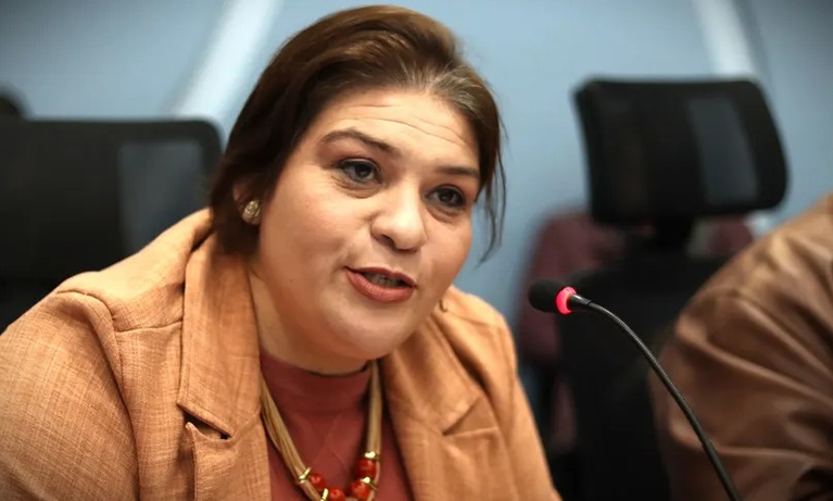Vereadora questiona exoneração de assessor e pergunta: “Quem decide sobre o meu gabinete?”