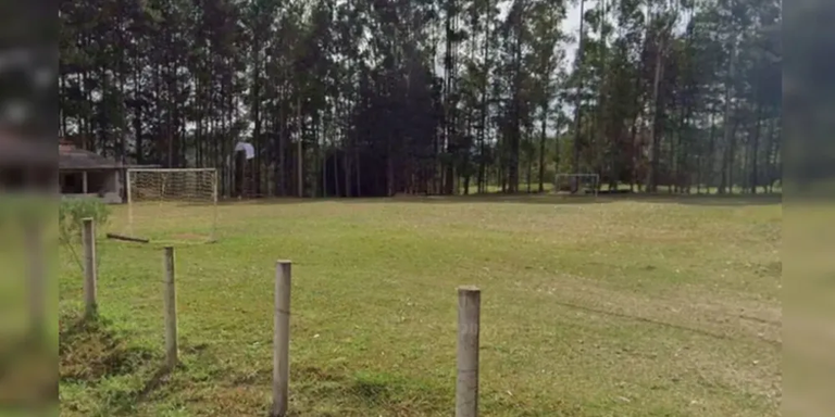 Criança morre após ser atingida por trave de futebol em Imbaú