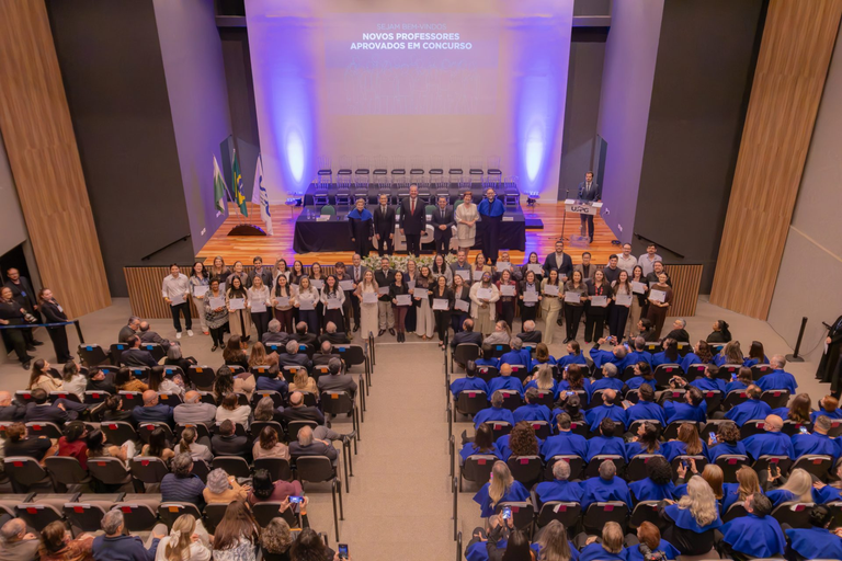 UEPG recebe 55 novos professores efetivos